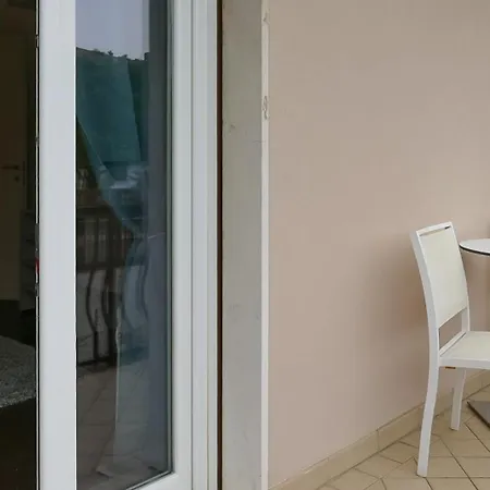 Apartment Praleor *